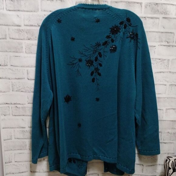 Stitches sweater - Picture 3 of 3